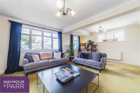 20 Senlac Road, London, SE12 9NA