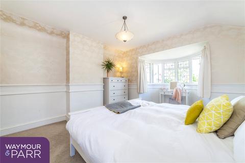 20 Senlac Road, London, SE12 9NA