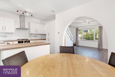 83 Carston Close, London, SE12 8DX