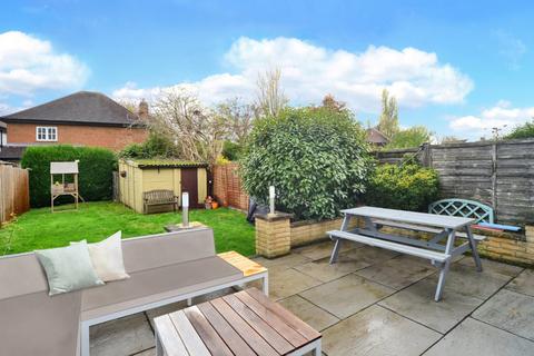 20 Caverleigh Way, Worcester Park, KT4 8DG