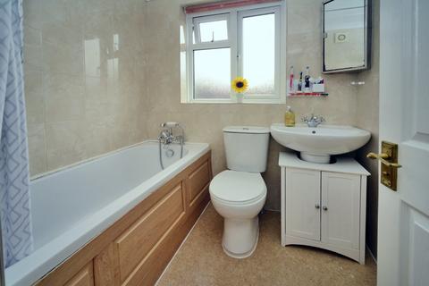 20 Caverleigh Way, Worcester Park, KT4 8DG