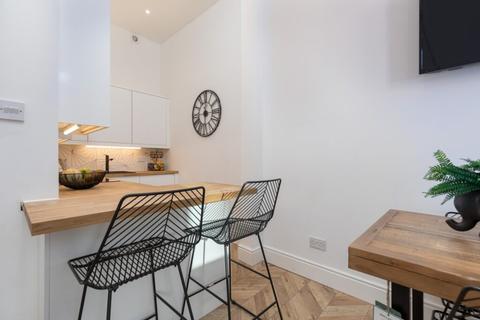 2/1, 42 Dixon Road, Glasgow, G42 8AY