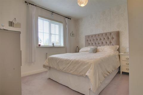 58 Gull Way, Chatteris, PE16 6DT