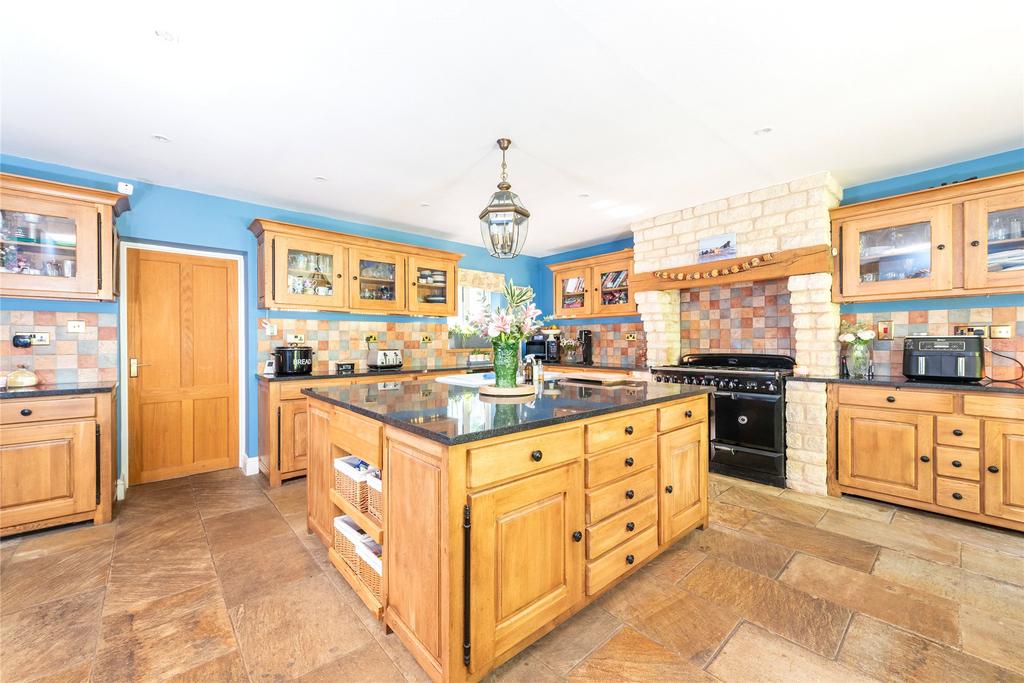 Kitchen/Breakfast Rm