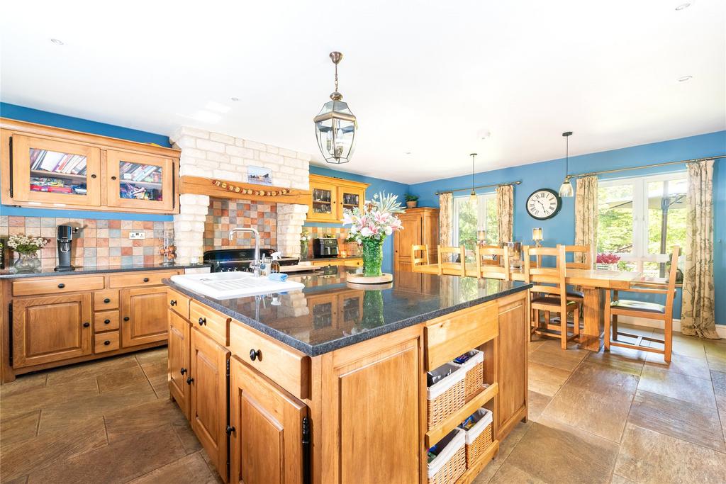 Kitchen/Breakfast Rm