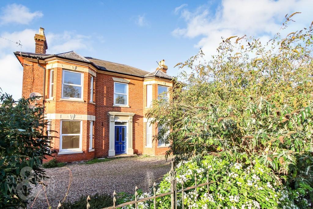 Norwich Road, Horstead, Norwich 3 bed apartment for sale £190,000