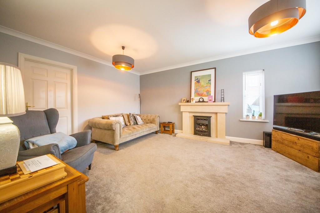 Spires Gardens, Winwick 3 bed semidetached house £335,000