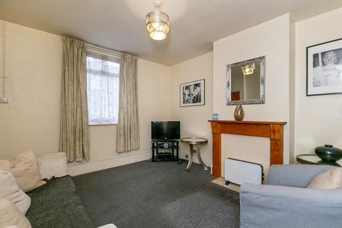 3 bedroom cottage for sale - Goodhall Street , London