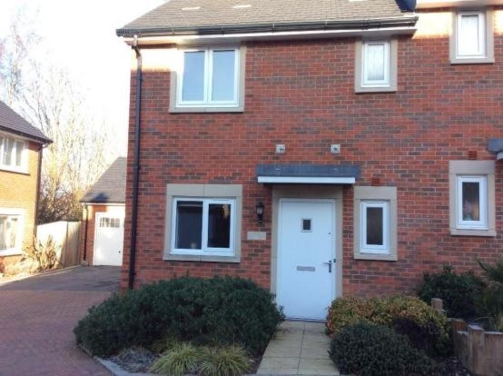 Diamond Way, Blandford Forum 3 bed semidetached house to rent £1,100
