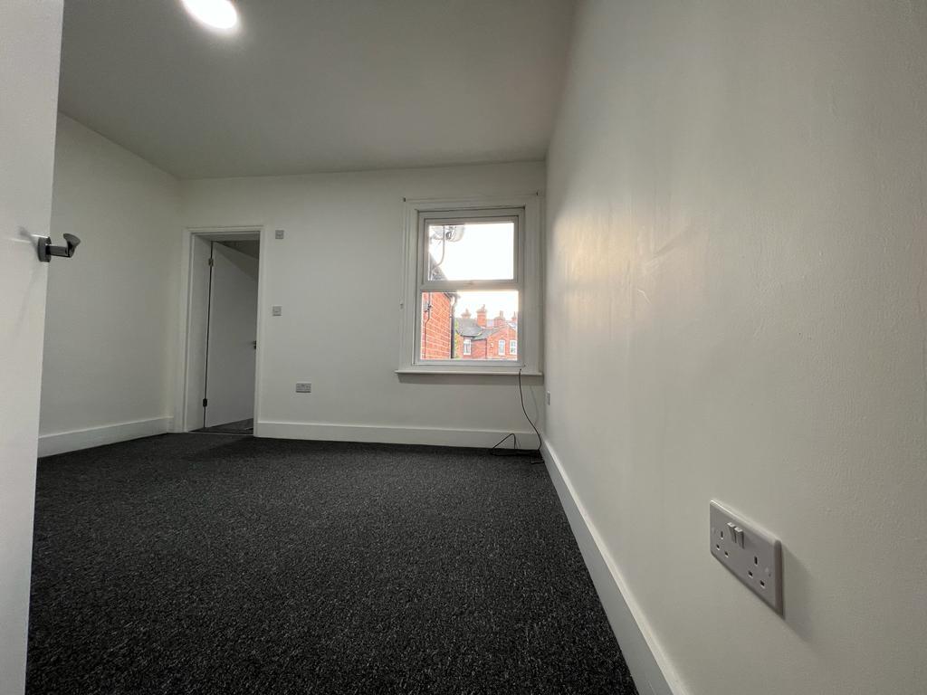 Liverpool Road, Reading, RG1 3 bed terraced house £1,700 pcm (£392 pw)