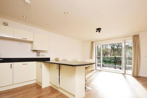 2 bedroom flat to rent - Epsom Road, Boxgrove, Guildford, GU1