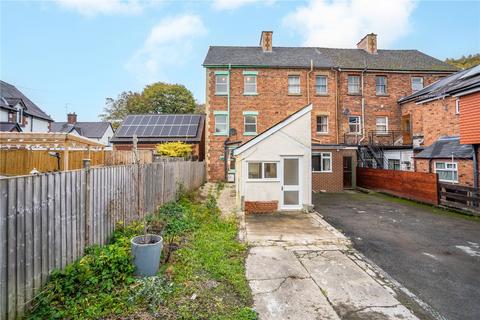 4 bedroom end of terrace house for sale - 6 Station Road, Knighton, Powys