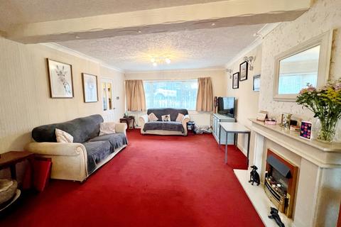 39 Everard Avenue, Sheffield, S17 4LY