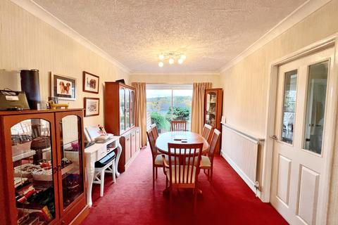 39 Everard Avenue, Sheffield, S17 4LY