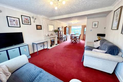39 Everard Avenue, Sheffield, S17 4LY
