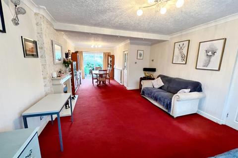 39 Everard Avenue, Sheffield, S17 4LY