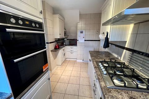 39 Everard Avenue, Sheffield, S17 4LY