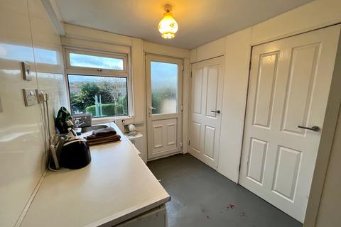 39 Everard Avenue, Sheffield, S17 4LY