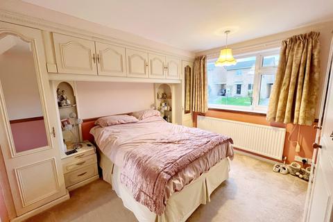 39 Everard Avenue, Sheffield, S17 4LY