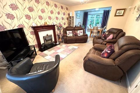 4 bedroom detached house for sale - Green Lane, Great Sutton