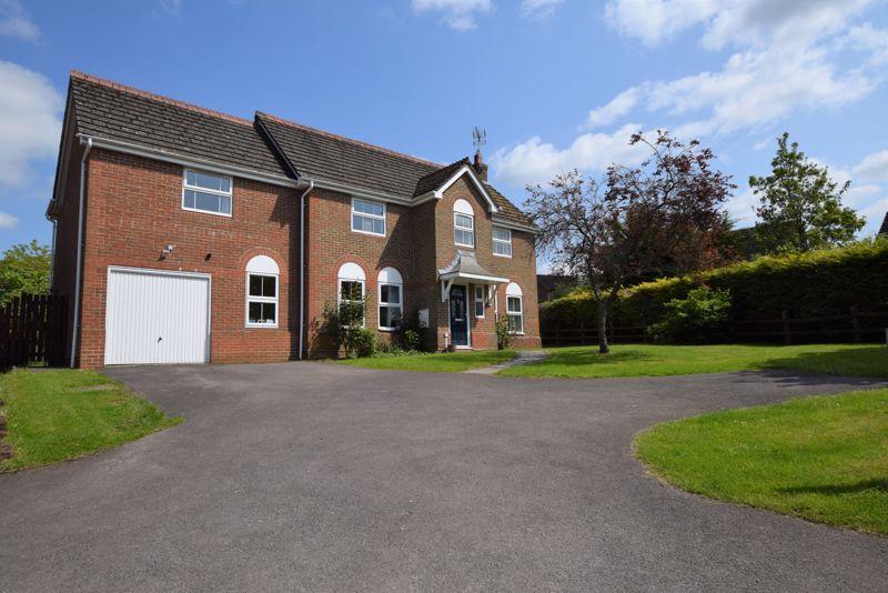 Goodwood Close, Alton, Hampshire 5 bed detached house for sale £795,000