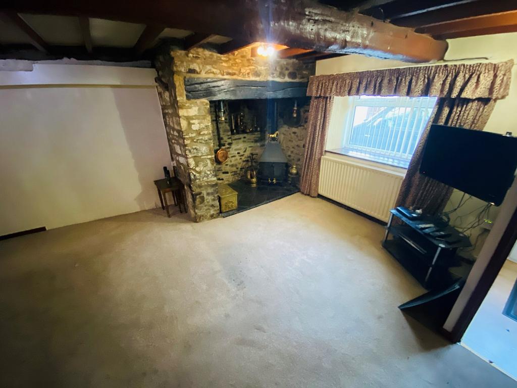 Llansawel, Llandeilo, SA19 3 bed terraced house for sale £129,500
