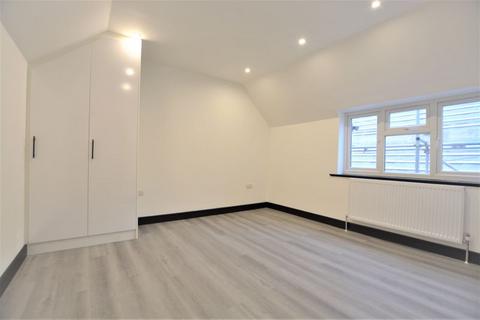 2 bedroom apartment to rent, High Street, High Wycombe