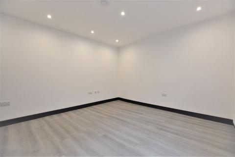 2 bedroom apartment to rent, High Street, High Wycombe