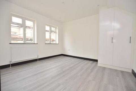 2 bedroom apartment to rent, High Street, High Wycombe