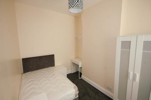 3 bedroom house share to rent - Malden Road, Kensington, Liverpool