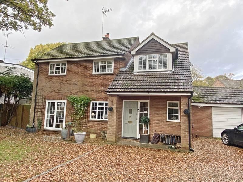 WOOBURN COMMON 4 bed detached house for sale £1,275,000