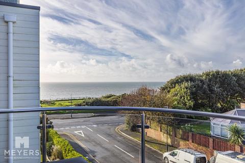 2 bedroom apartment for sale - Boscombe Overcliff Drive, Bournemouth, BH5