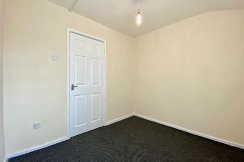4 bedroom terraced house for sale - INVESTORS - 2x Flats with Commercial Unit