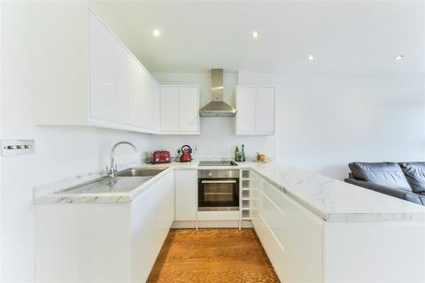 1 bedroom apartment to rent, Tower Bridge Road, London, SE1