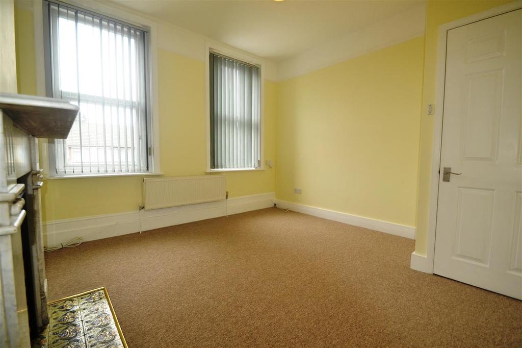 Kingston Road, Wimbledon 2 bed apartment to rent £1,795 pcm (£414 pw)