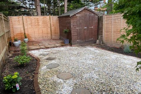 78b Hamilton Road, London, SW19 1JF
