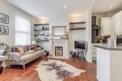 78b Hamilton Road, London, SW19 1JF