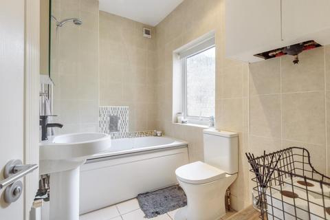 78b Hamilton Road, London, SW19 1JF