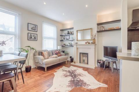 78b Hamilton Road, London, SW19 1JF