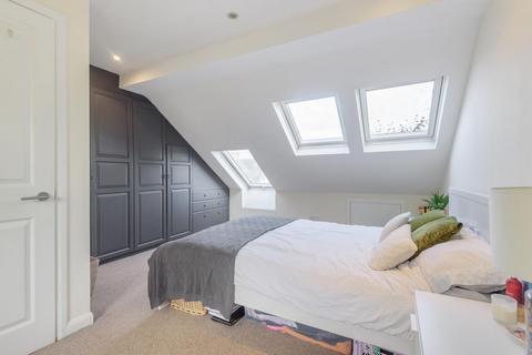 78b Hamilton Road, London, SW19 1JF