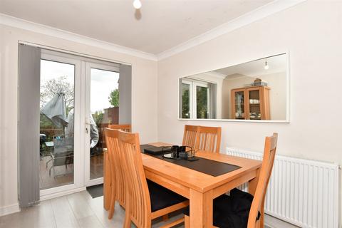 4 bedroom end of terrace house for sale, Macdonald Avenue, Hornchurch, Essex