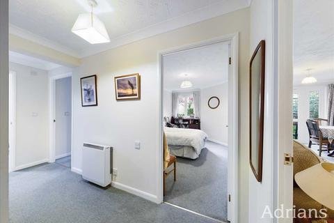 2 bedroom retirement property for sale, Spalding Court, Cedar Avenue, Chelmsford