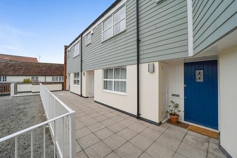 undefined, Thoroughfare, Woodbridge, IP12