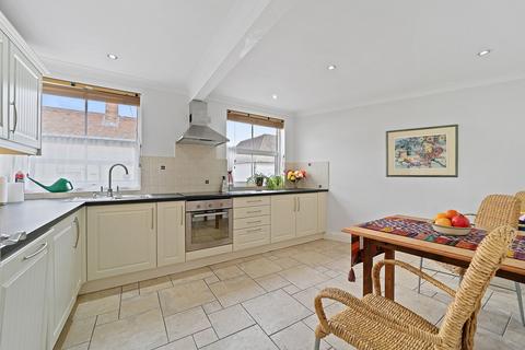 undefined, Thoroughfare, Woodbridge, IP12