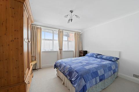 undefined, Thoroughfare, Woodbridge, IP12
