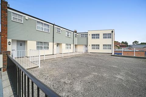 undefined, Thoroughfare, Woodbridge, IP12