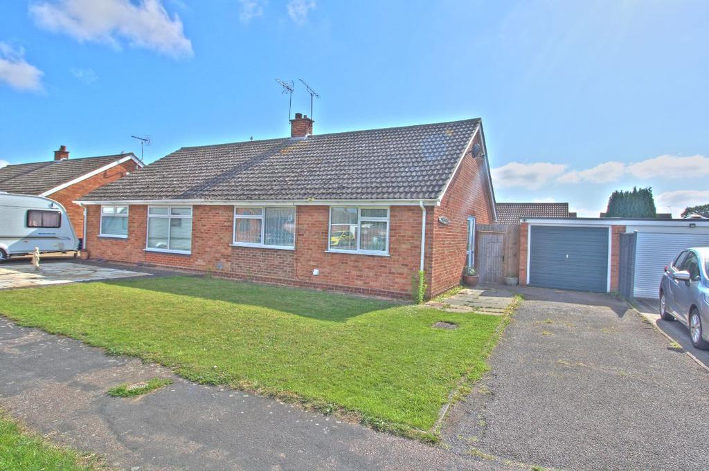 Penryn Road, Kesgrave, Ipswich 2 bed bungalow £850 pcm (£196 pw)