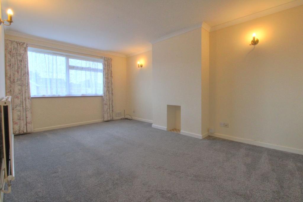 Penryn Road, Kesgrave, Ipswich 2 bed bungalow £850 pcm (£196 pw)