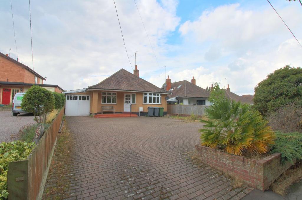 Bredfield Road, Woodbridge 3 bed detached bungalow £1,000 pcm (£231 pw)