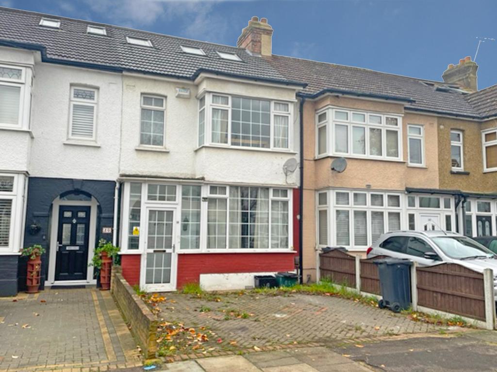 Hazelbrouck Gardens, Ilford, IG6 4 bed terraced house £2,200 pcm (£